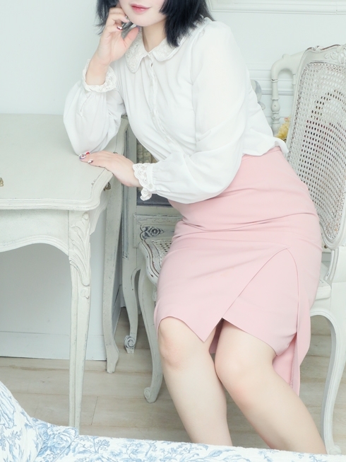 観月 ニイナ